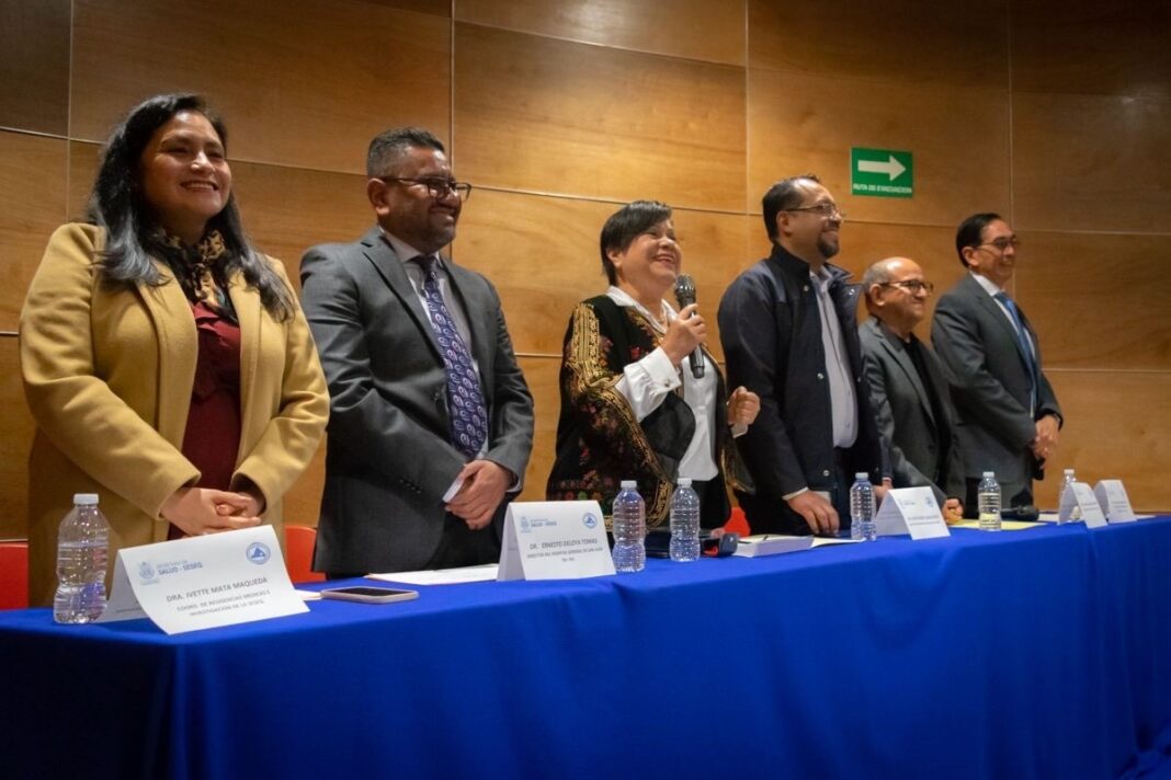 Encabeza Secretaria de Salud ceremonia con Médicos Especialistas del Hospital General de SJR