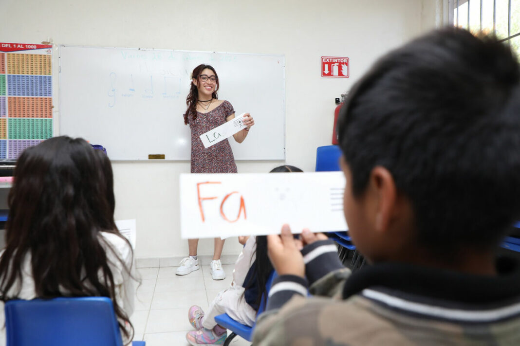 Capacita DIF Estatal a niños del Centro de Día Nueva Realidad con talleres artísticos y formativos